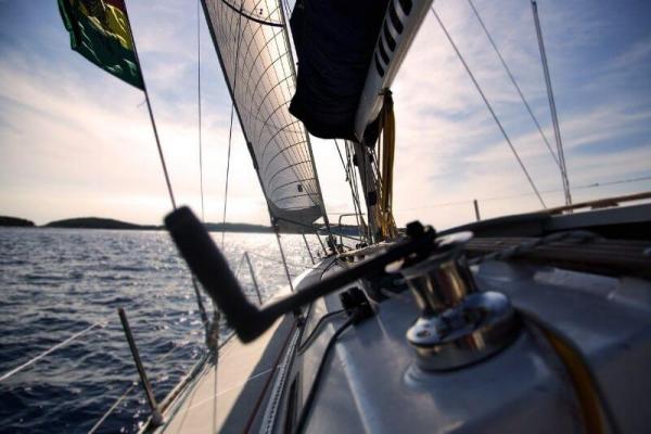 Five Essential Boat Maintenance Tips